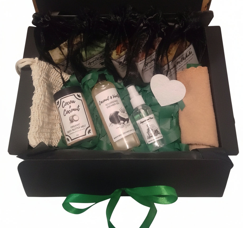 Large organic gift hamper